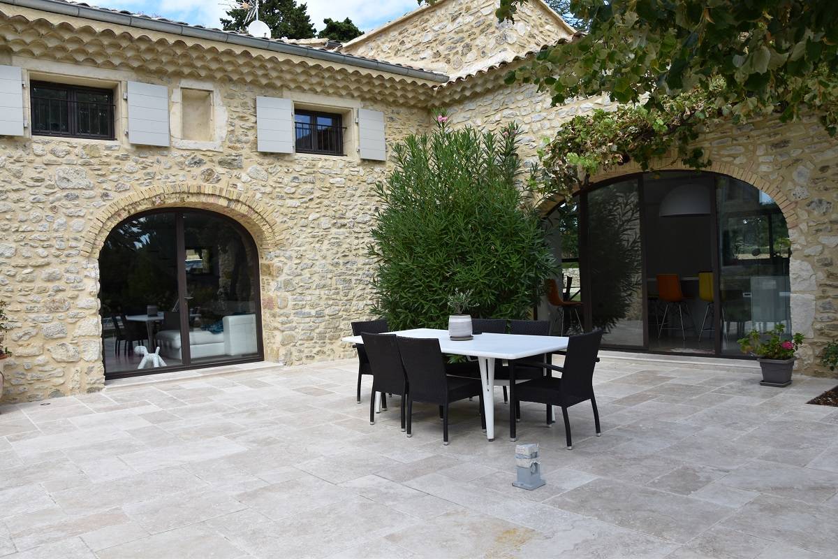 terrasse en travertin